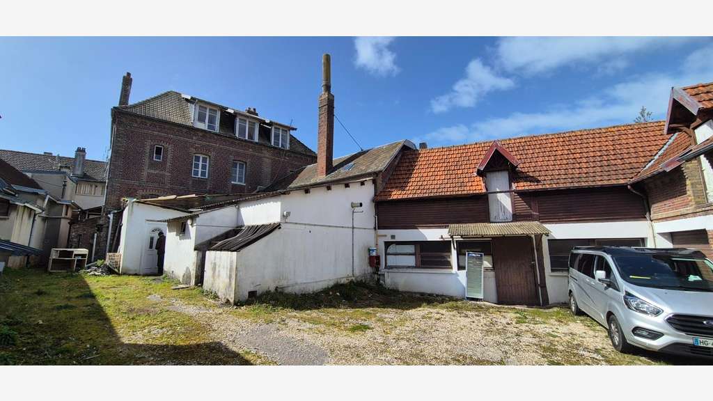 Ensemble immobilier à réhabiliter à Dieppe