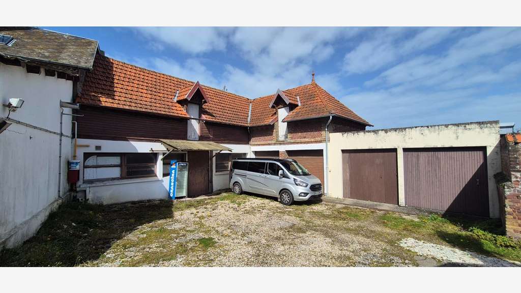 Ensemble immobilier à réhabiliter à Dieppe