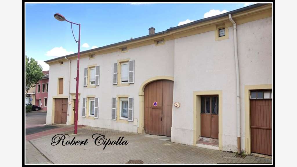 Immeuble de 1100m² à vendre à Koenigsmacker (57)