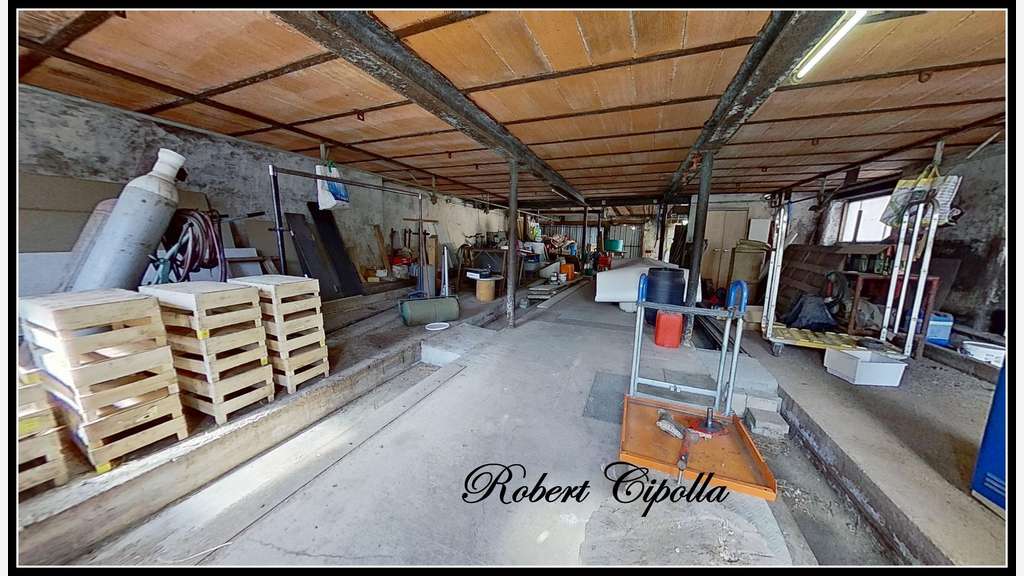 Immeuble de 1100m² à vendre à Koenigsmacker (57)