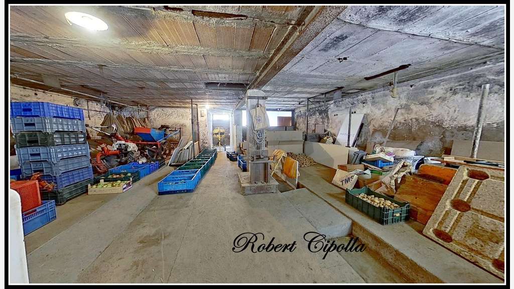 Immeuble de 1100m² à vendre à Koenigsmacker (57)