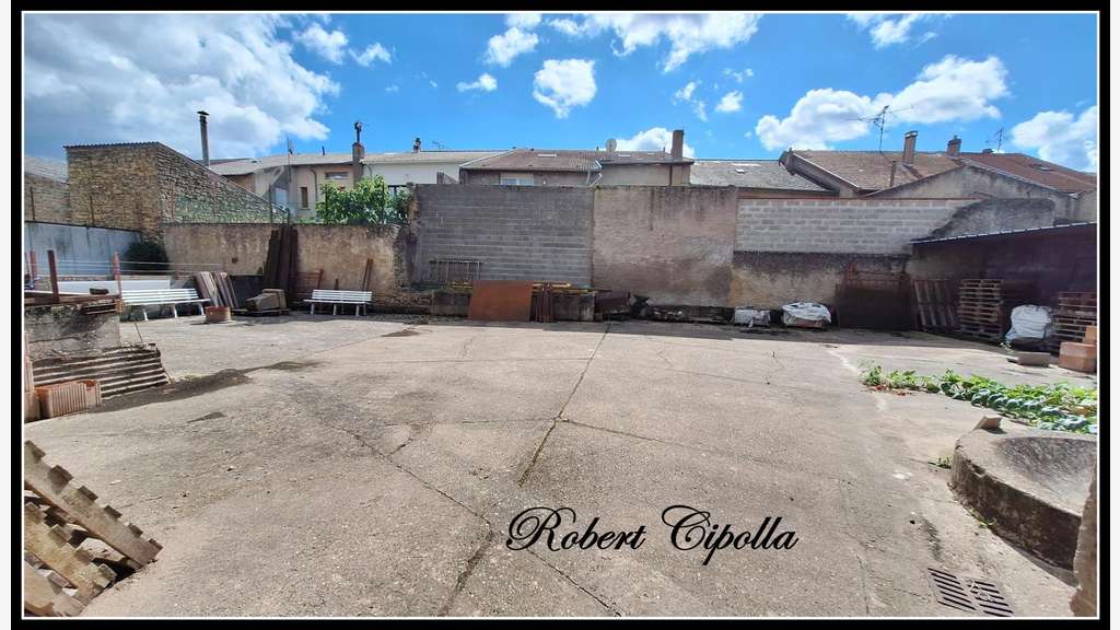 Immeuble de 1100m² à vendre à Koenigsmacker (57)