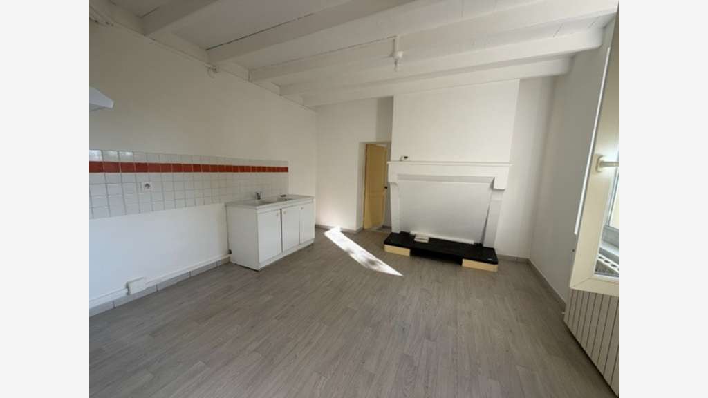 Immeuble 217m² à vendre à Lamothe Landerron (33)