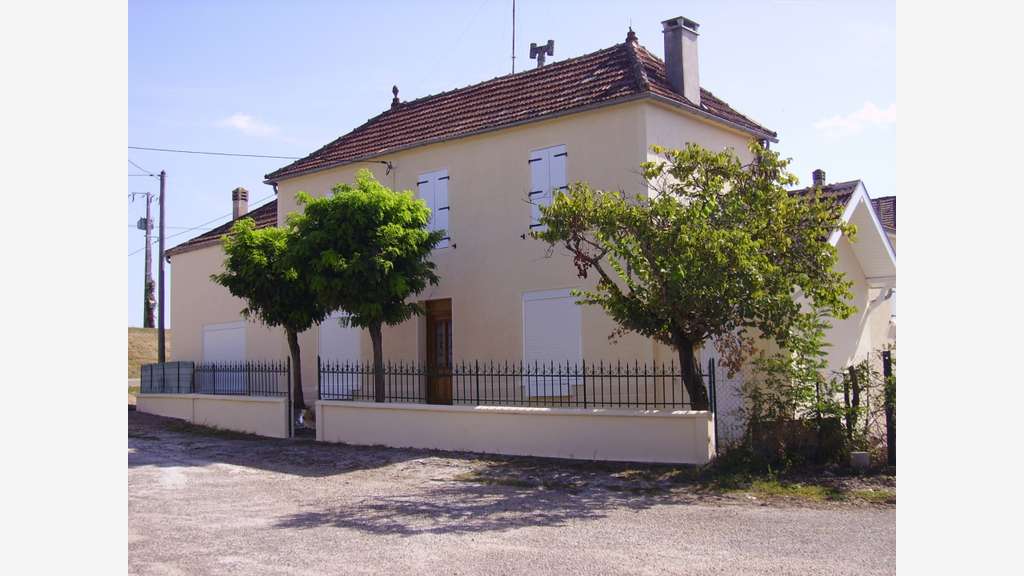 Immeuble 217m² à vendre à Lamothe Landerron (33)