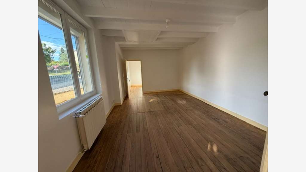 Immeuble 217m² à vendre à Lamothe Landerron (33)