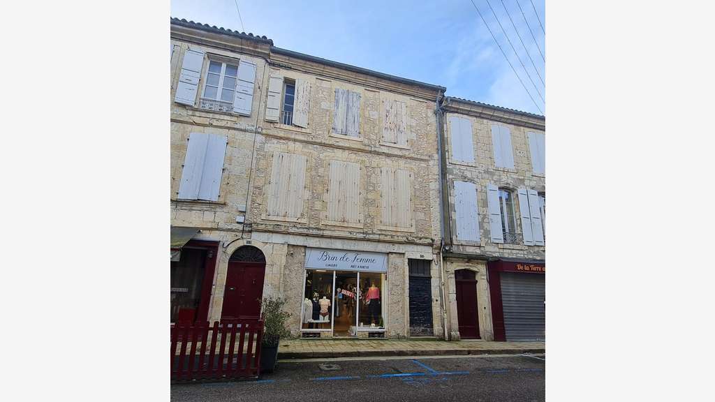 AV immeuble de caractère 250m² à Lectoure centre