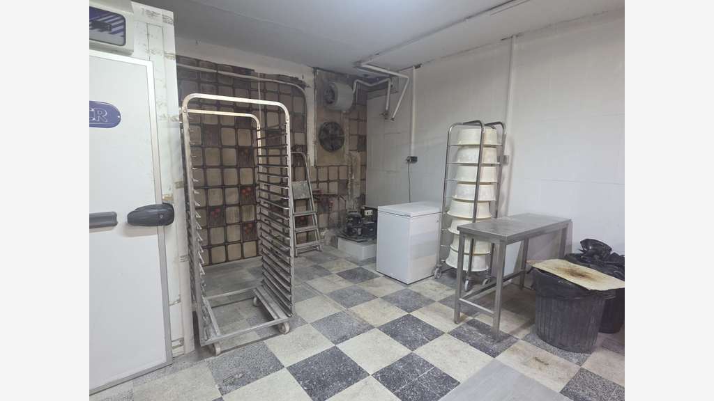 Vd ensemble immo boulangerie + appartement 13003
