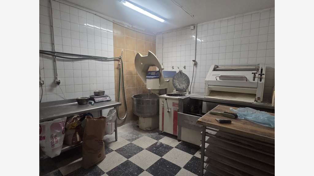 Vd ensemble immo boulangerie + appartement 13003