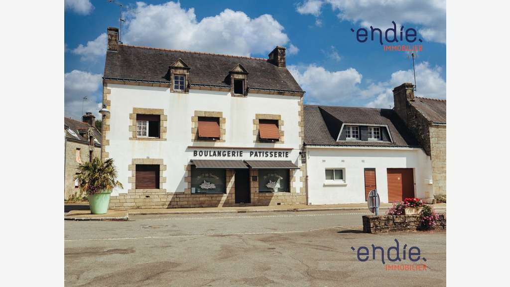 Immeuble de rapport avec local loué proche Pontivy