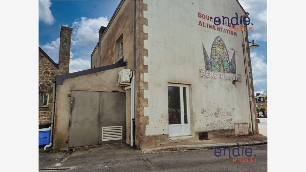 Immeuble de rapport avec local loué proche Pontivy