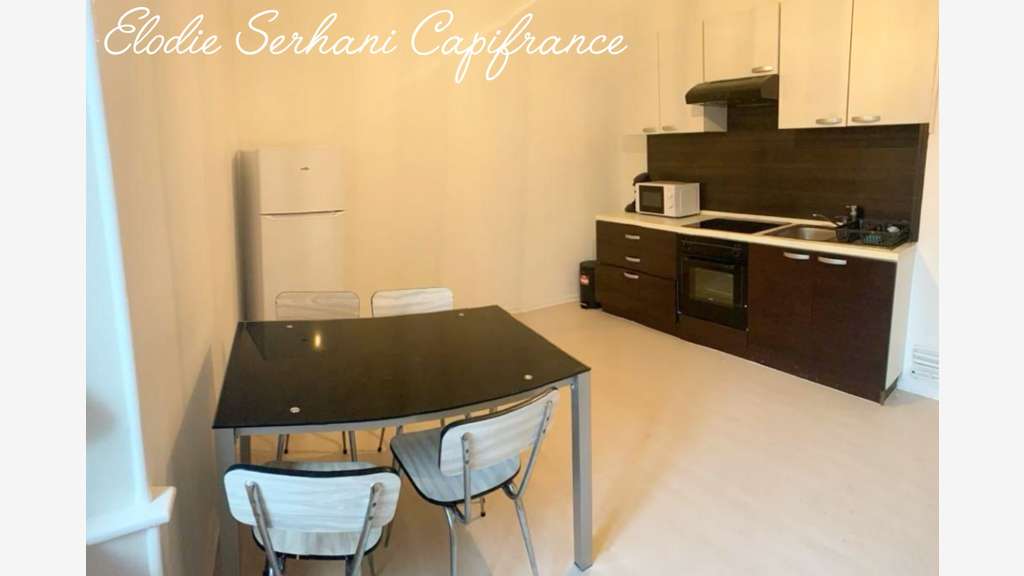 Cède immeuble de rapport de 248m² à Sainte-Suzanne