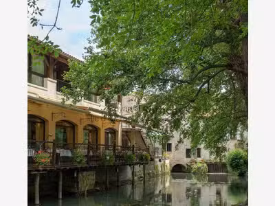 Charente-Maritime — murs d’un hôtel-restaurant à r