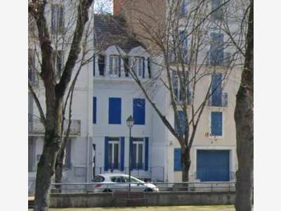 Immeuble de charme à vendre à Néris-les-Bains