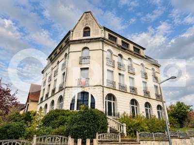 Immeuble, ancien hôtel à vendre à NERIS LES BAINS