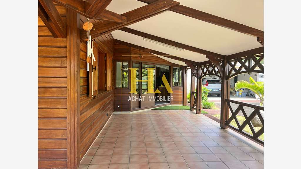 SAINT ANDRE - Ensemble immobilier mixte :
