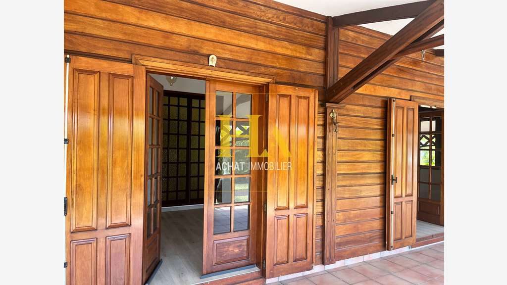 SAINT ANDRE - Ensemble immobilier mixte :
