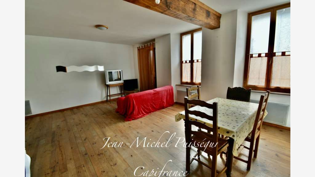 Immeuble de 220m² à vendre à Saint Beat Lez (31)
