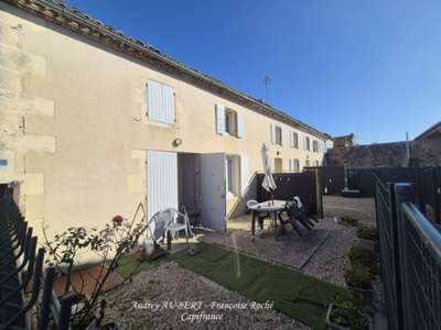 Immeuble de rapport à vendre à Saint Denis du Pin