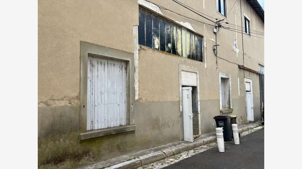 Vente local de 294m² à Angoulème Victor Hugo