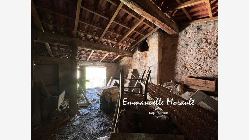 Grenier aménageable à vendre Bagnols en Forêt (83)