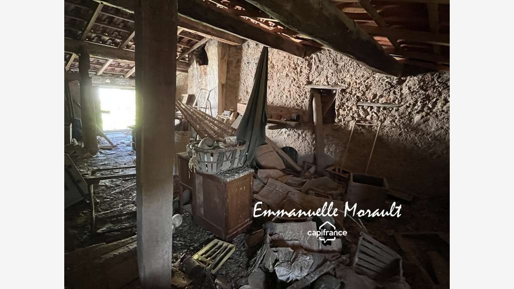 Grenier aménageable à vendre Bagnols en Forêt (83)