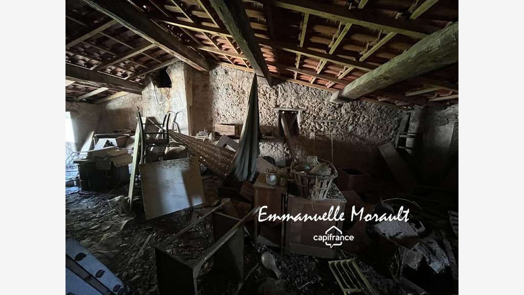 Grenier aménageable à vendre Bagnols en Forêt (83)