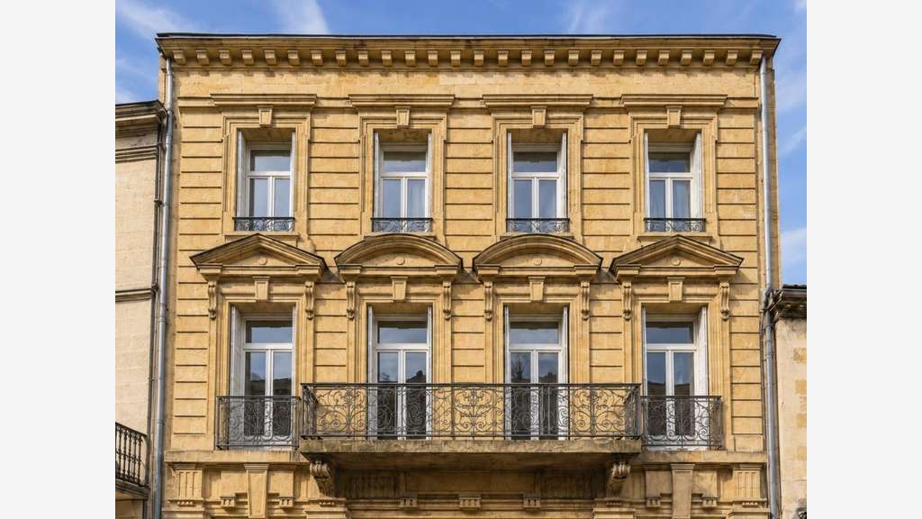BERGERAC CENTRE - IMMEUBLE DE RAPPORT avec 3