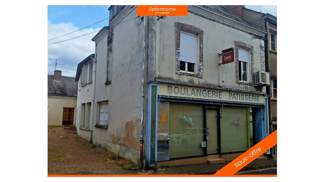 Local et logement de 194m² à rénover à Bessé