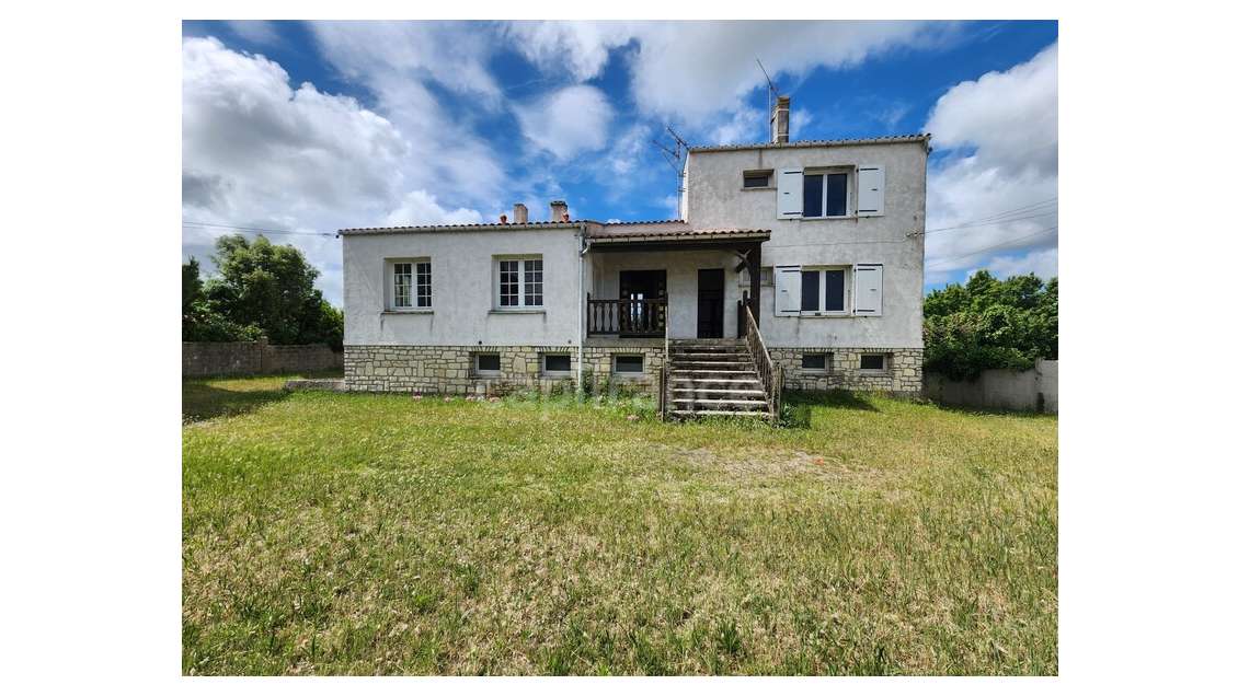 Immeuble de rapport à vendre à Boyardville