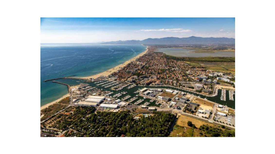 AV immeuble hôtel restaurant à Canet-en-Roussillon