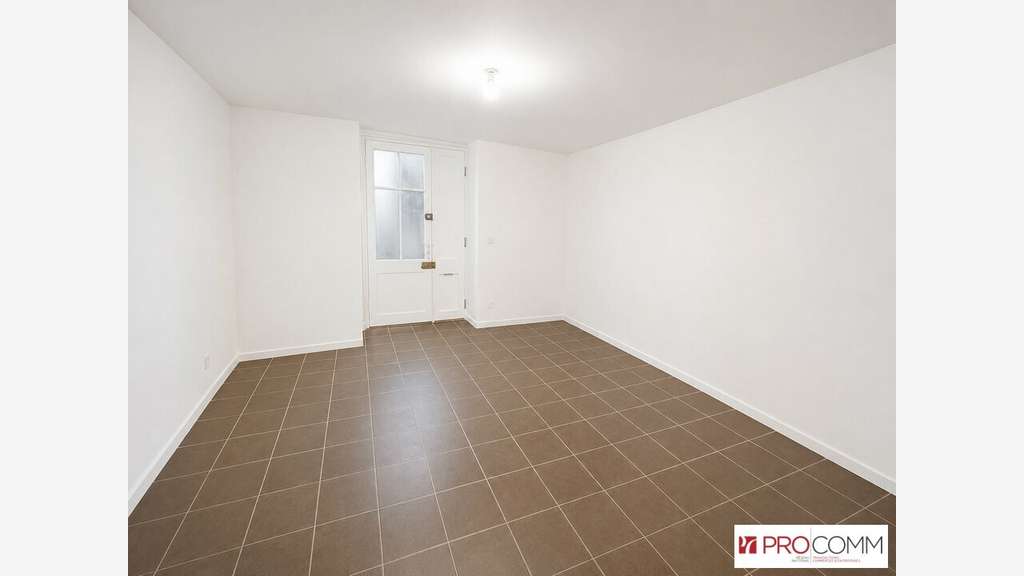 AV immeuble mixte 145m² Cavaillon emplac visible