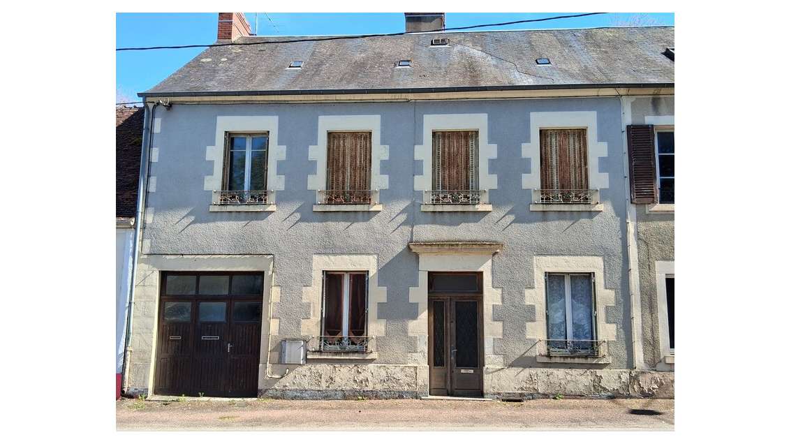 Immeuble à rénover CHATEAUNEUF VAL de BARGIS (58)