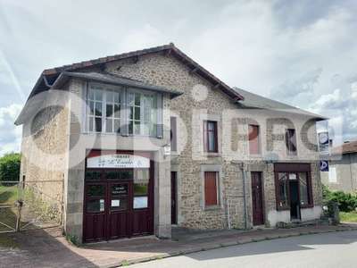 Immeuble beaux volumes à vendre à Compreignac