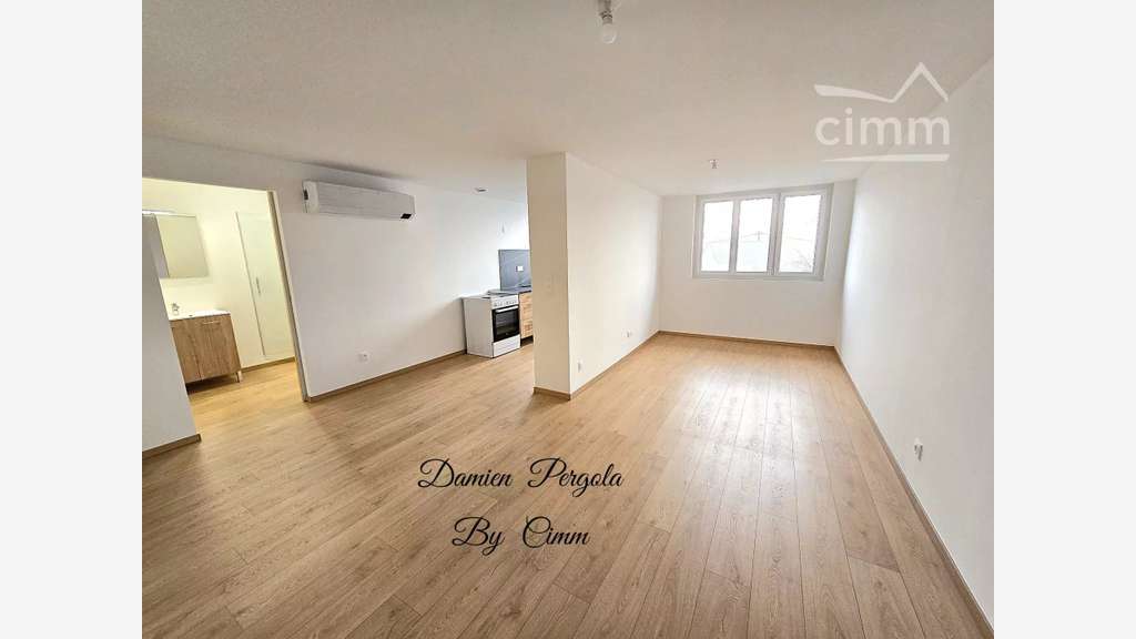 AV immeuble rénové 480m² à Condat-sur-Vézère
