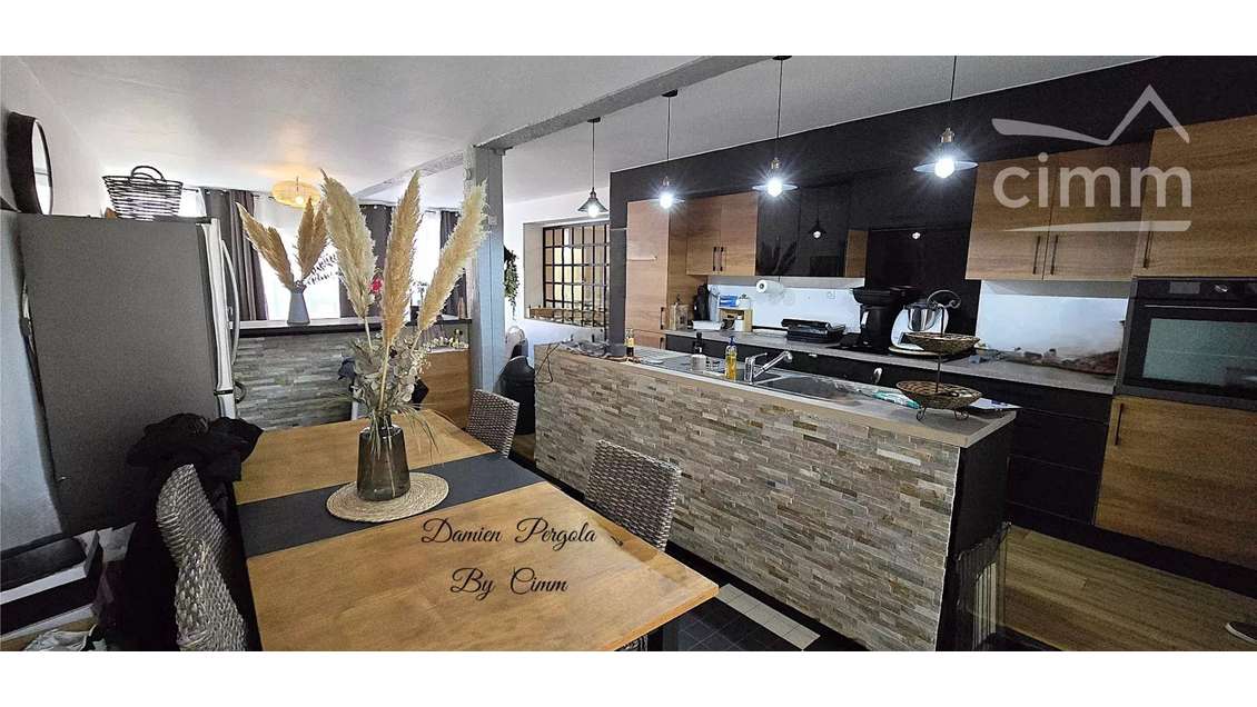 AV immeuble rénové 480m² à Condat-sur-Vézère