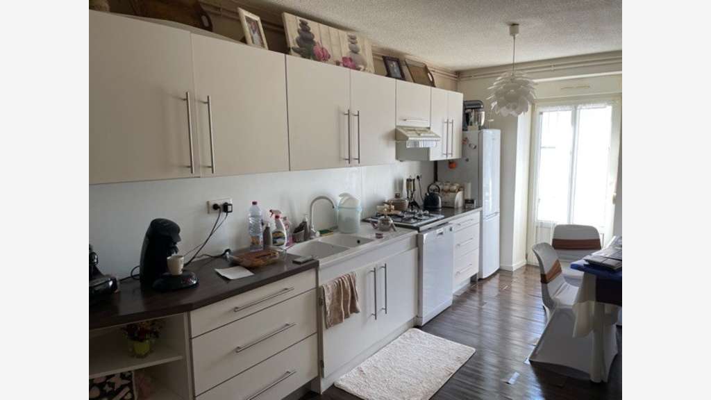 à vendre CONTREXEVILLE immeuble de 4 APPARTEMENTS