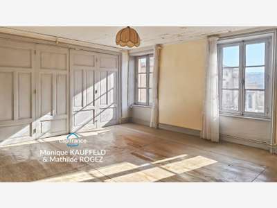 Immeuble de rapport à vendre à Courpière
