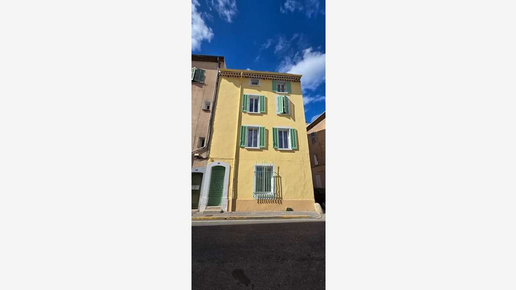 Immeuble à vendre CUERS (83) 4 appartements loués