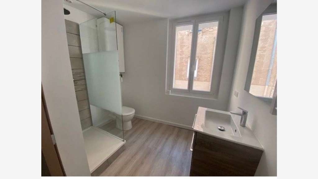 Immeuble à vendre CUERS (83) 4 appartements loués