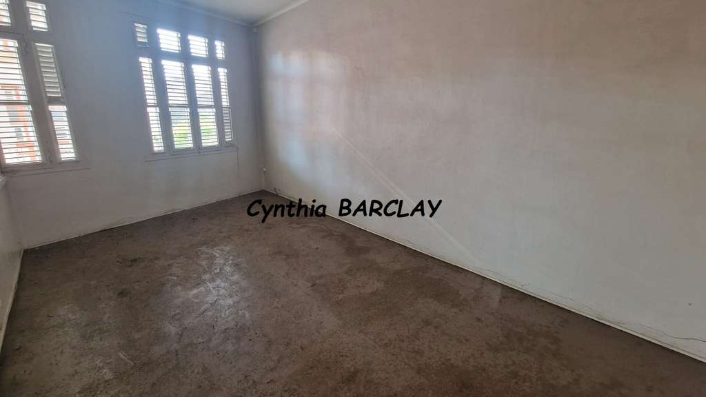 A vendre immeuble sur 3 niveaux à Fort-de-France