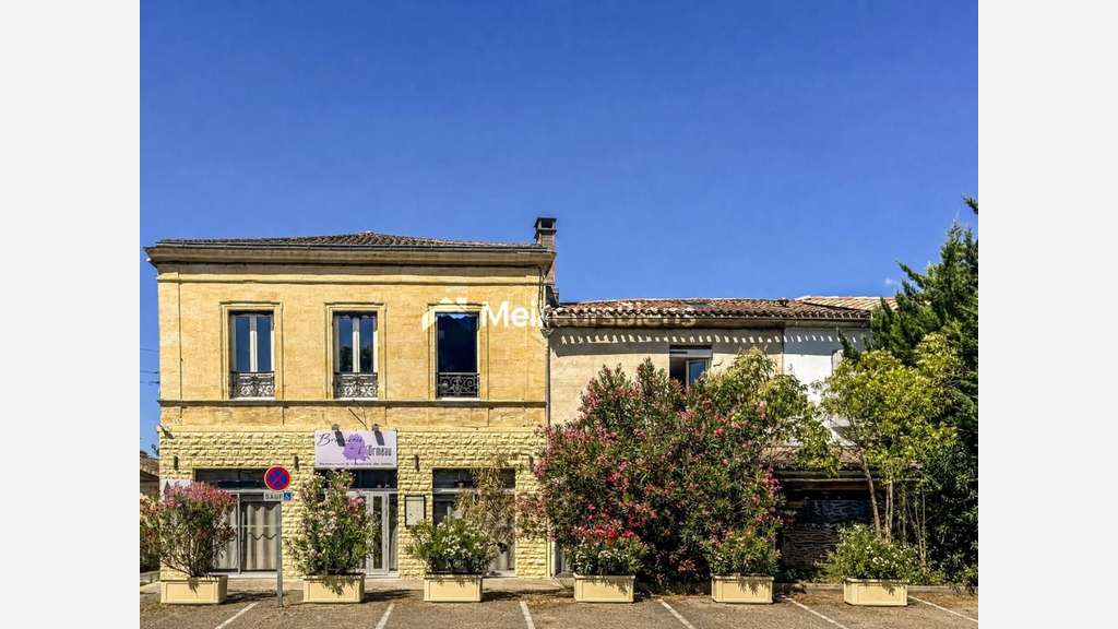 AV immeuble mixte de 503m² à Izon centre-bourg