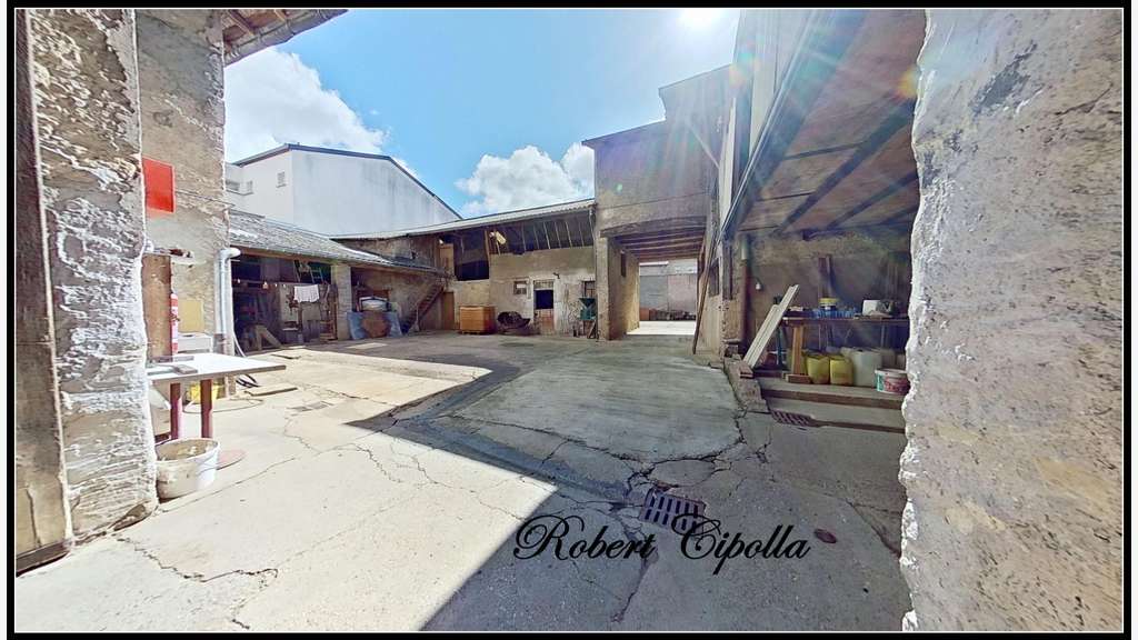 Immeuble de 1100m² à vendre à Koenigsmacker (57)