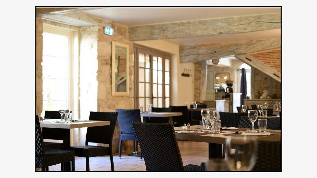 AV restaurant bar chambres d'hôtes 420m² La Romieu