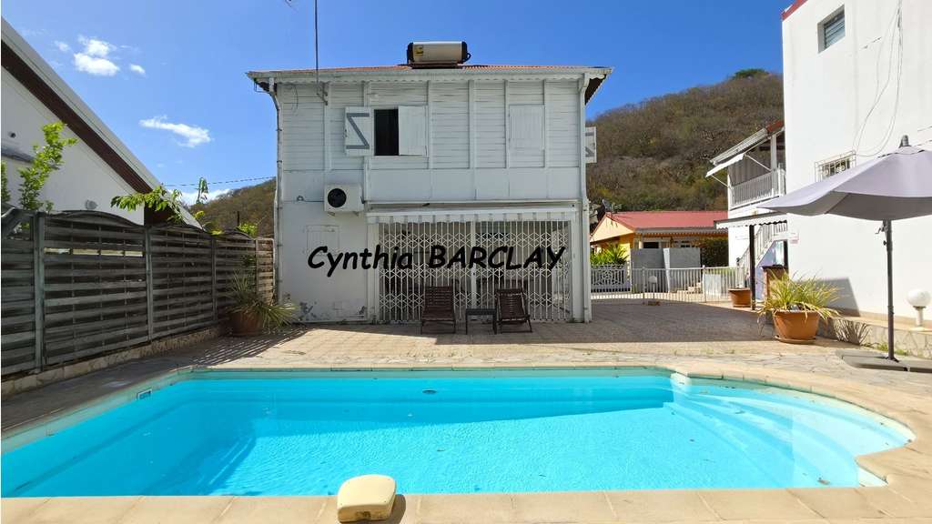 Vente immeuble de 201m² avec piscine Le Carbet