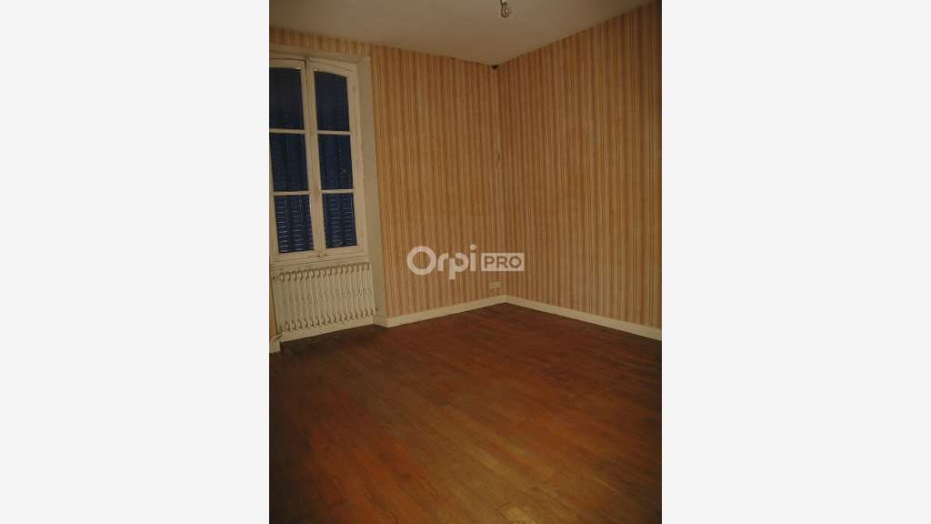 Immeuble indépendant à vendre à Levet