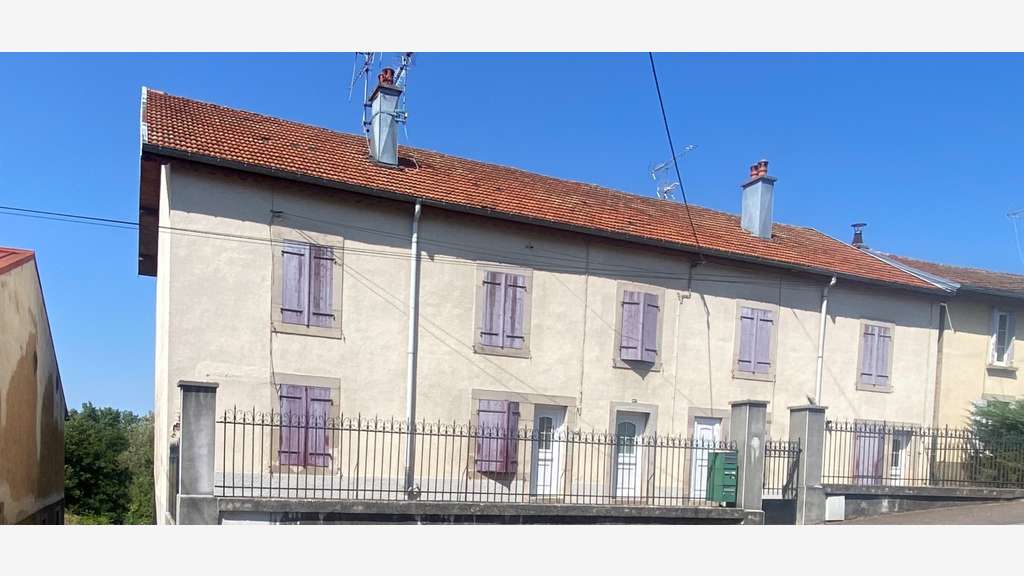 Immeuble construit en 1875 à LUXEUIL LES BAINS 