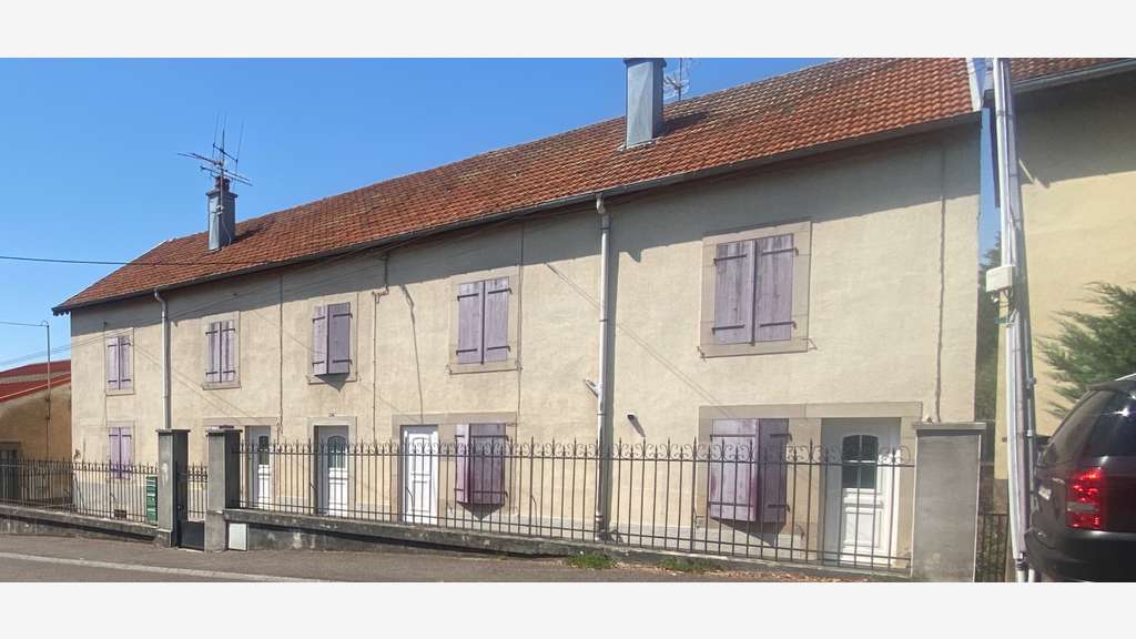 Immeuble construit en 1875 à LUXEUIL LES BAINS 