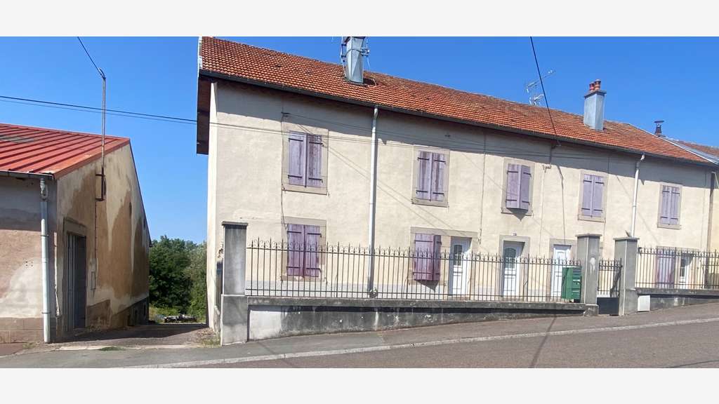 Immeuble construit en 1875 à LUXEUIL LES BAINS 