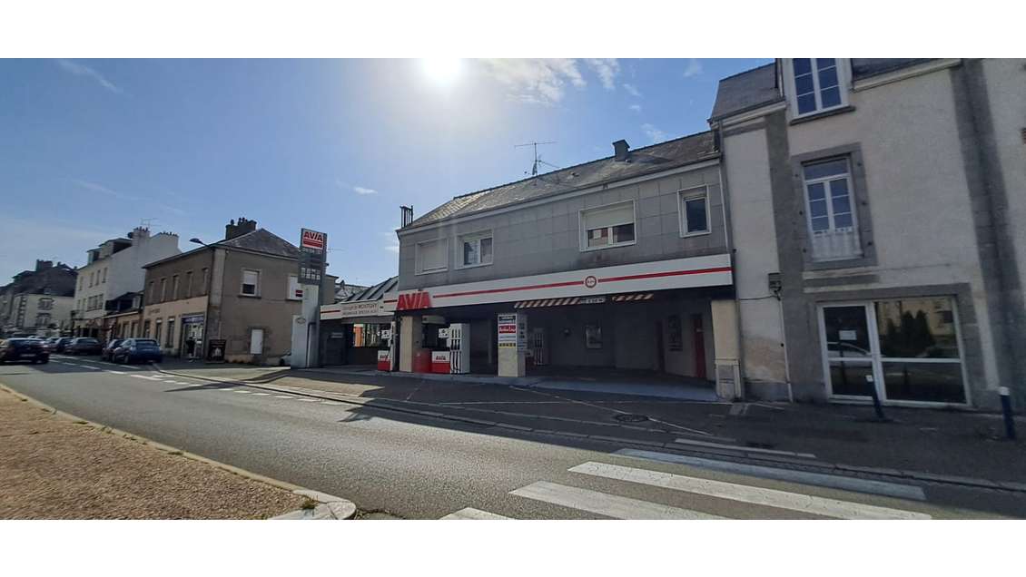 A VENDRE - ENSEMBLE IMMOBILIER - MAYENNE