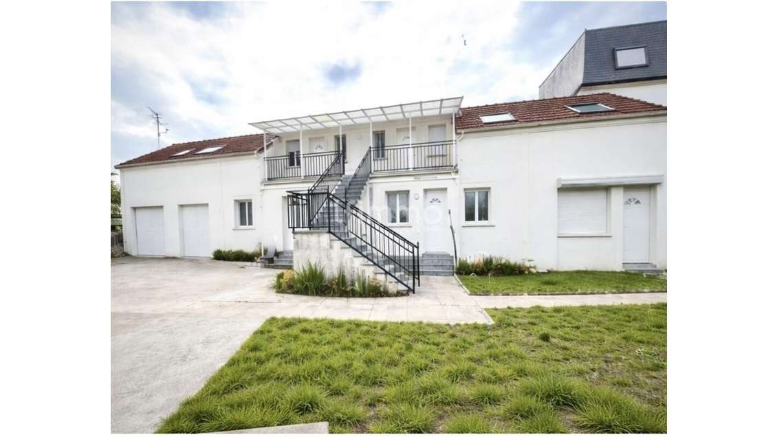 Immeuble à Montfermeil (93370) de 197 m²